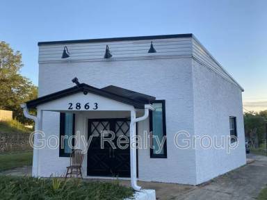 Main picture of 2863 Caledonia St