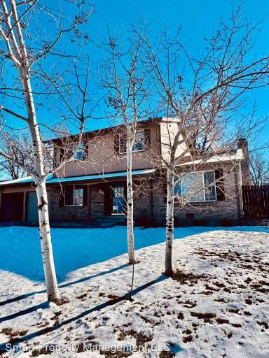 Main picture of 10360 W Grand Ave