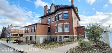 Main picture of 304 S Graham St