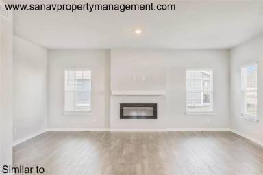 Main picture of 2404 SW Plaza Pkwy