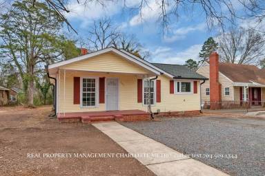 Main picture of 307 Leonard Ave