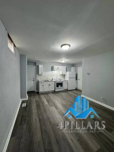 Main picture of 3904 Deodar St