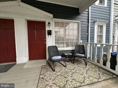 Main picture of 1409 Charles St