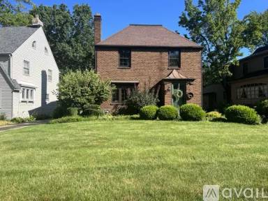 Main picture of 120 Ridgewood Dr