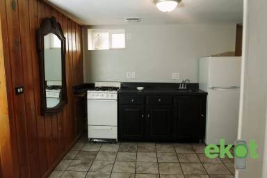 Main picture of 713 S Navajo St
