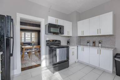 Main picture of 801 N 35th St