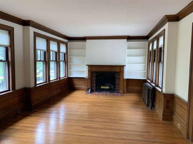 Main picture of 521 Commonwealth Ave