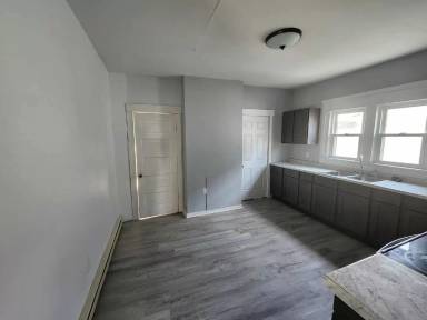 Main picture of 311 E 4th St