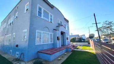 Main picture of 3536 W 60th St