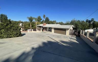Main picture of 3905 Calavo Dr