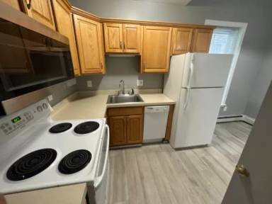 Main picture of 65 Oswego St