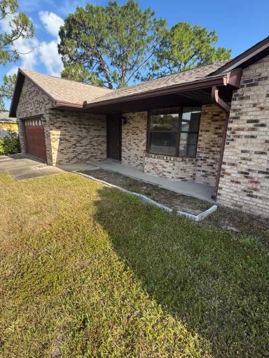 Main picture of 131 Hammock Rd SE
