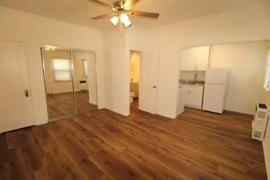 Main picture of 2039 Pierpont Blvd