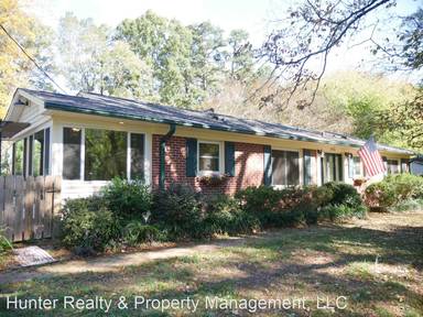 Main picture of 1933 Lake Dr