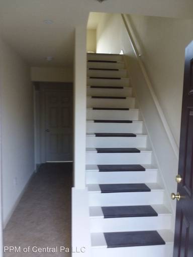 Main picture of 906 Gregs Dr