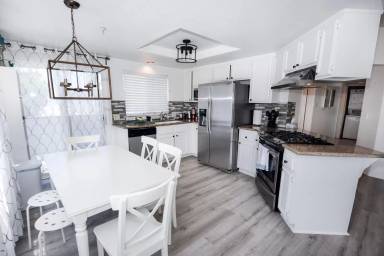 Main picture of 240 Dahlia Ave