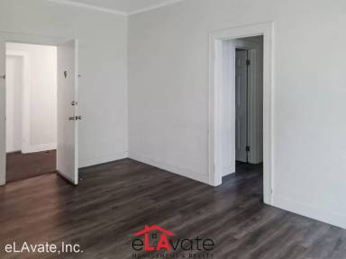 Main picture of 4203 S Olive St