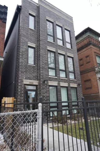 Main picture of 5030 S Prairie Ave