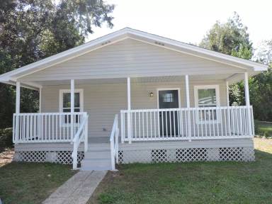Main picture of 413 E Avery St