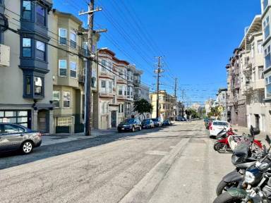 Main picture of 1700 Larkin St