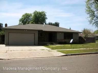 Main picture of 671 E Vartikian Ave