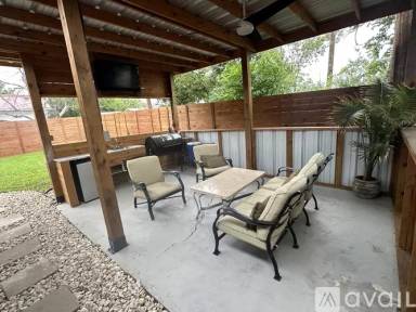 Main picture of 735 Sprucewood Ln