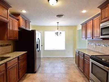 Main picture of 4524 SW Cherokee Ave