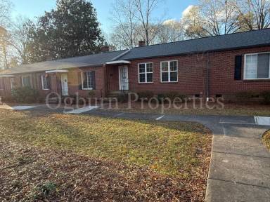 Main picture of 716 N Avalon Rd