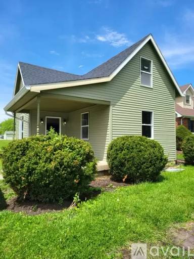 Main picture of 124 N 10th St