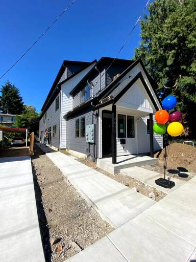 Main picture of 4015 SE Gladstone St