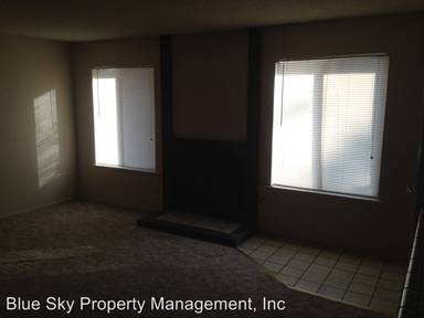 Main picture of 950 N Indiana St