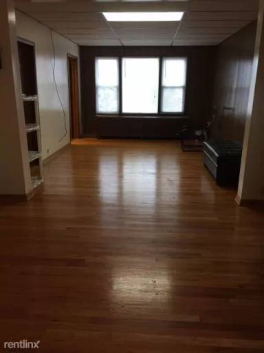 Main picture of 3019 S Throop St