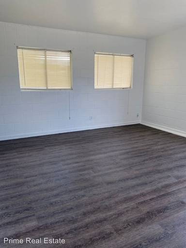 Main picture of 520 W Kleberg Ave
