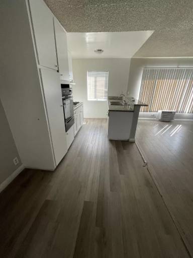 Main picture of 20006 Roscoe Blvd