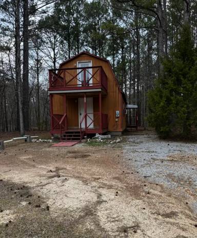 Main picture of 355 Estes Rd