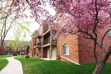 Main picture of 7120 Van Dorn St