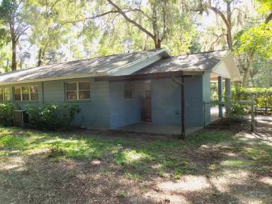 Main picture of 1710 SW 38th Ter