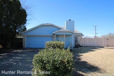 Main picture of 2003 Shoemaker Dr