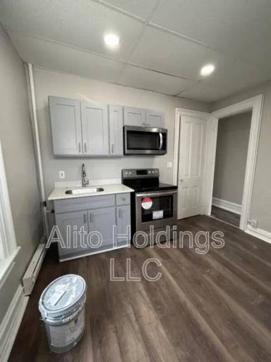 Main picture of 141 N 8th St