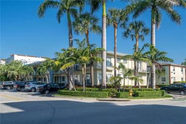 Main picture of 1075 101st St