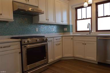 Main picture of 160 Bigelow St