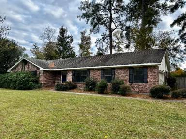 Main picture of 905 Cherokee St