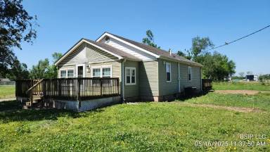 Main picture of 1135 NE Chester Ave