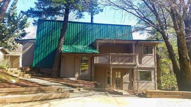 Main picture of 3706 Lakeview Dr