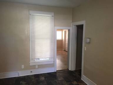 Main picture of 313 W 2nd St