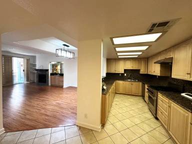 Main picture of 10326 Almayo Ave