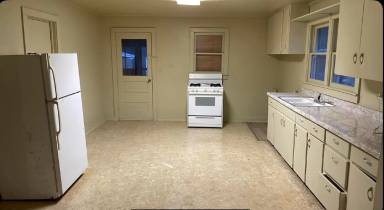 Main picture of 106 E Gum St