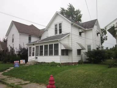 Main picture of 128 E Crawford St