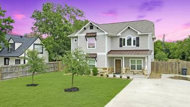 Main picture of 204 Francis Dr