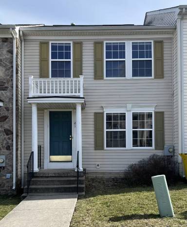 Main picture of 41 Litchfield Ln E
